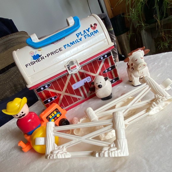 Fisher price play farm - Picture 2 of 3